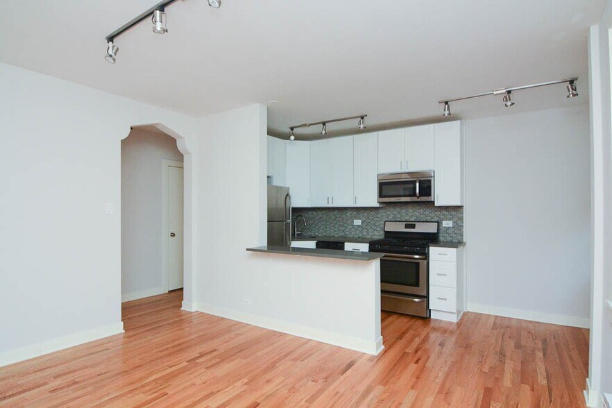 Building Photo - 2425 N Kedzie Blvd