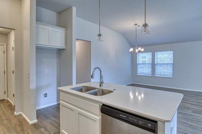 Building Photo - 3232 Mt Nebo Dr