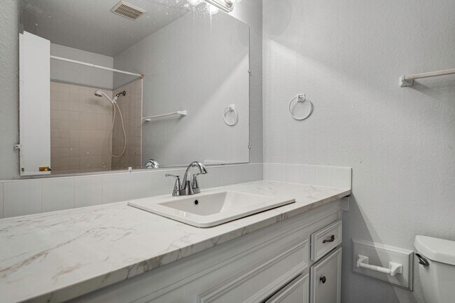 Building Photo - Charming 3-Bedroom Home in West Boise – Sp...
