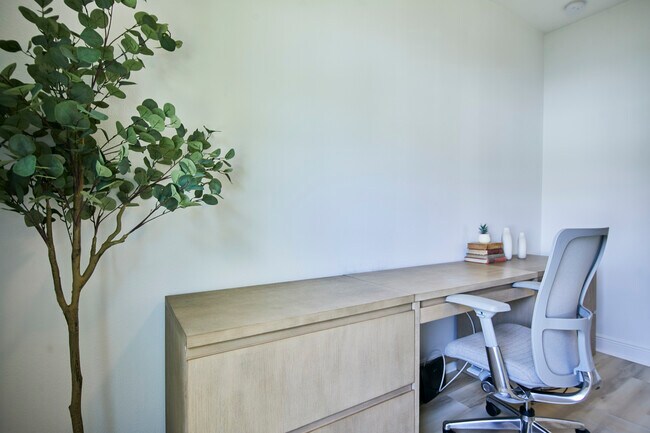 Building Photo - 4028 Via Sienna Cir