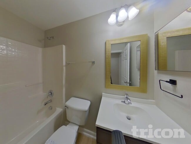 Building Photo - 916 Jayhil Dr