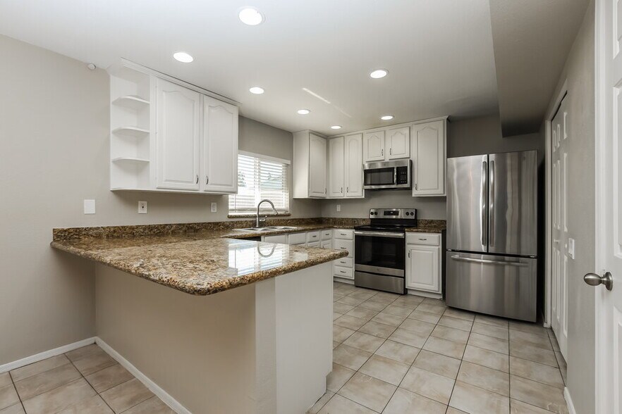 Building Photo - 7026 S 41st Pl