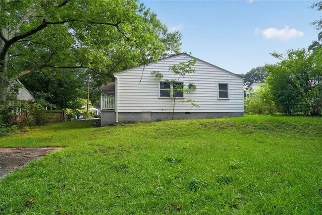Building Photo - 862 Slaton St