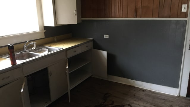 Building Photo - 305 Pelican Dr