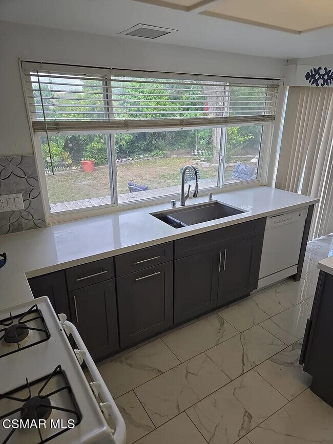 Building Photo - 739 San Martin Pl