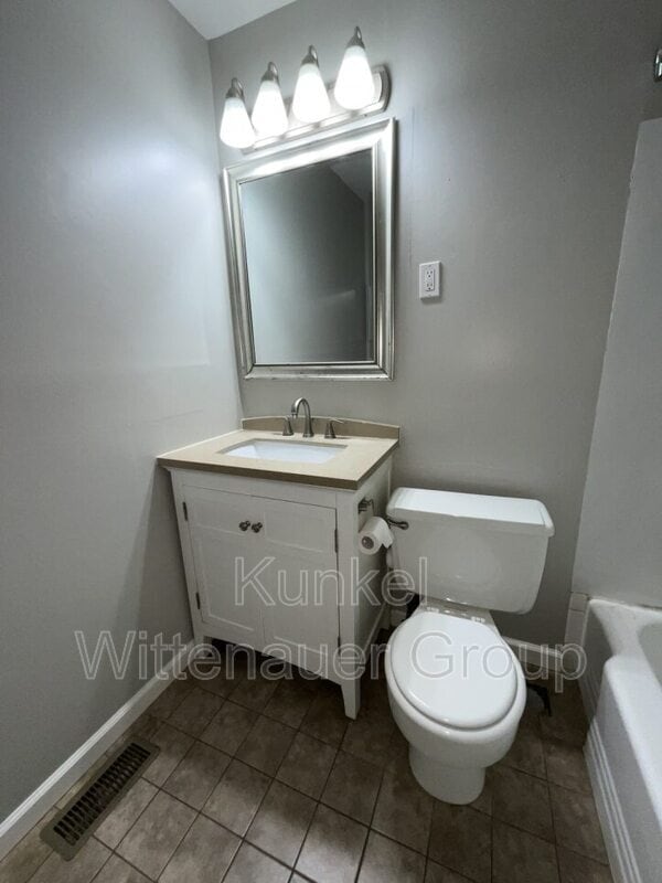 Building Photo - 209 Whitehall Dr