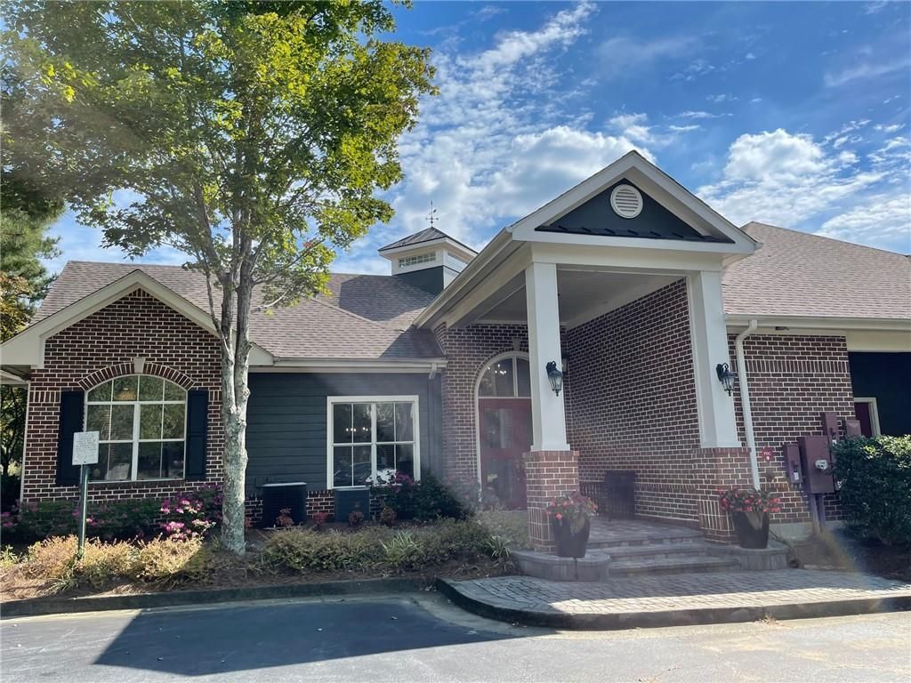 Building Photo - 4012 Howell Park Rd