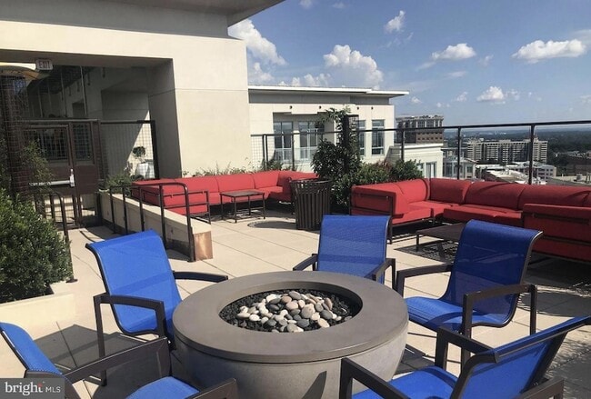 Building Photo - 851 N Glebe Rd