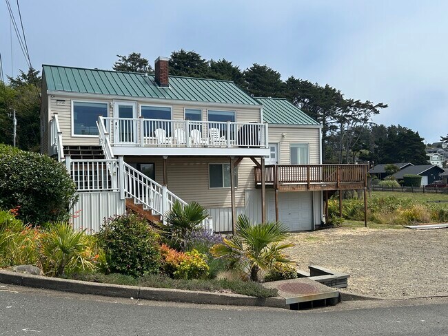 Building Photo - 1554 NW 35th Pl