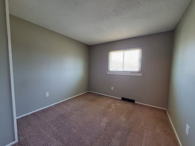 Building Photo - 3515 Meadow Valley St