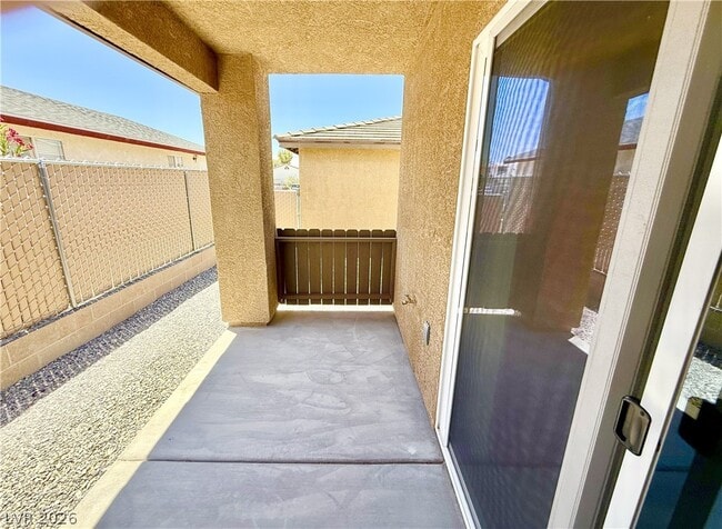Building Photo - 1080 S Potro Ave
