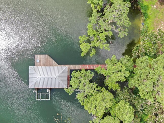 Building Photo - 11921 Fort King Hwy