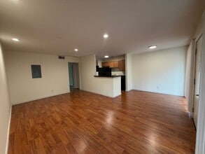 Building Photo - 4109 Avondale Ave