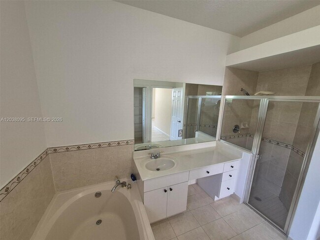 Building Photo - 5033 SW 134th Ave