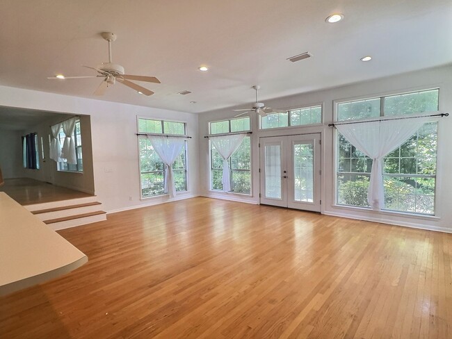 Building Photo - Spacious 4-Bedroom Home in the Desirable Gulf Hills Golf Course Community!