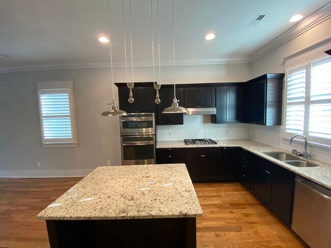 Building Photo - 602 Mariner Way