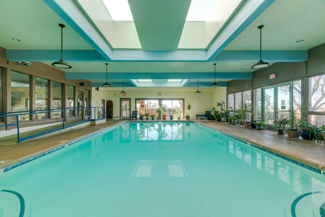 Building Photo - 159 K Calle Ojo Feliz