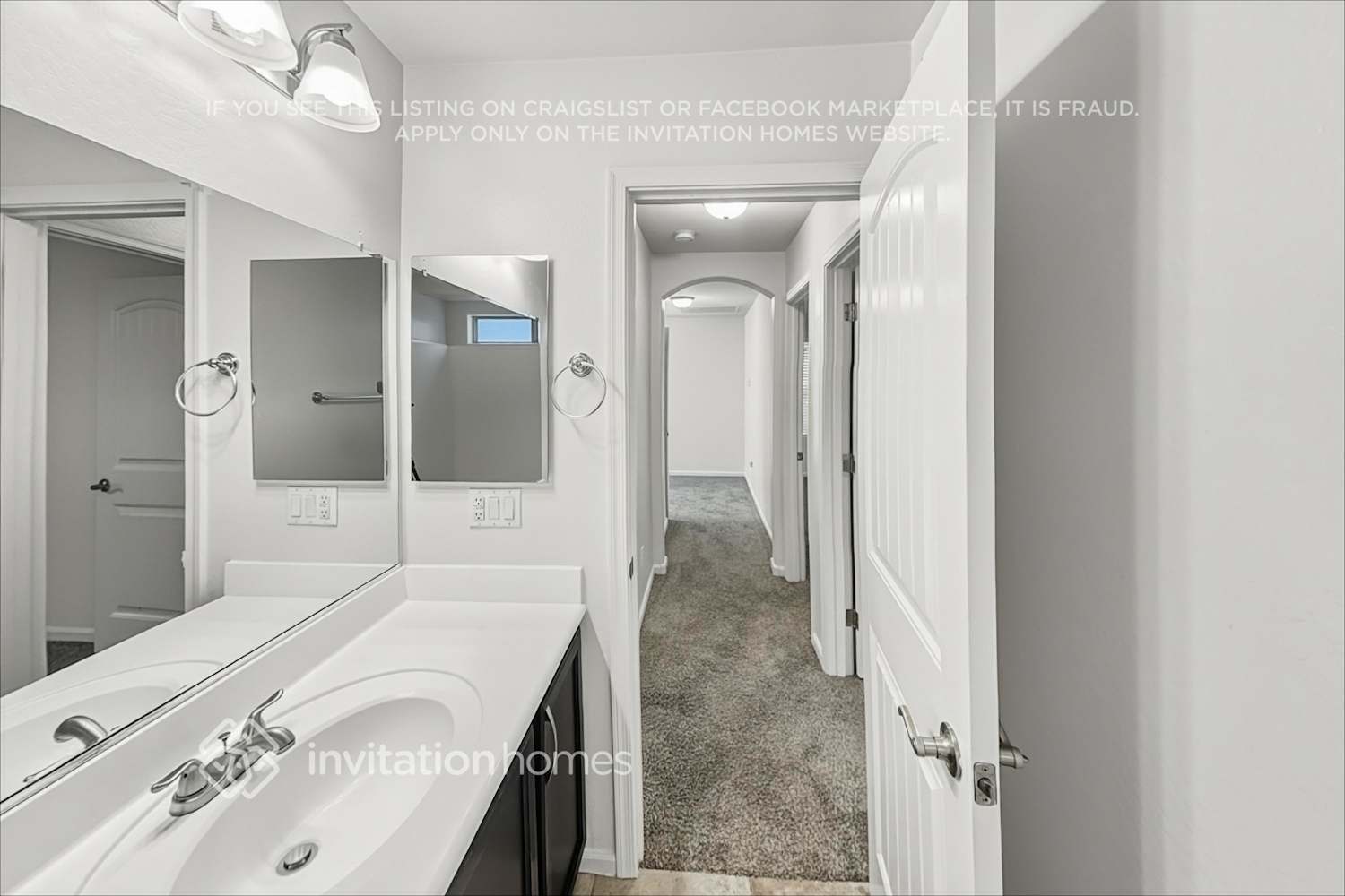 Building Photo - 1370 S Ponderosa Dr