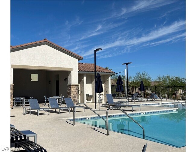 Building Photo - 227 Callen Falls Ave