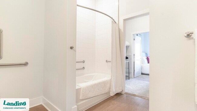 Building Photo - 305 Oberlin Rd