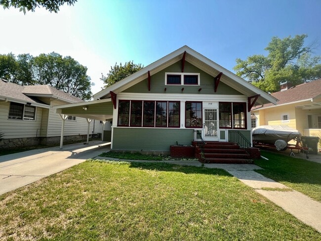 Primary Photo - 3 bed 3 bath available!