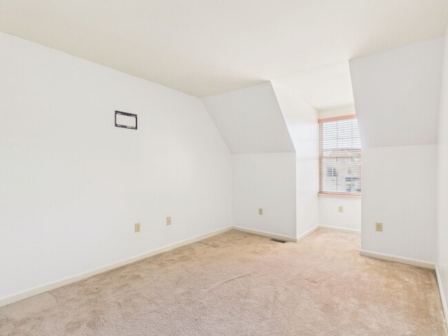 Building Photo - 413 Waverly Woods Dr
