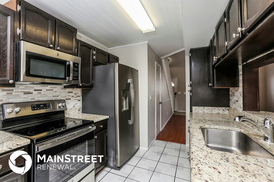 Building Photo - 1932 Tindaro Dr