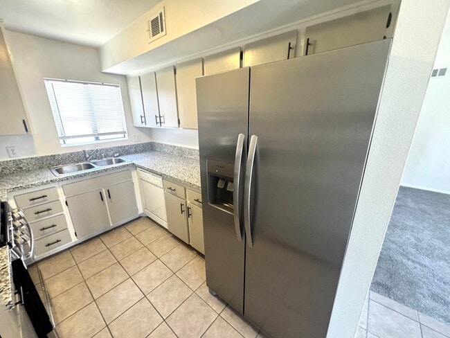 Building Photo - Ralston Village Remodeled Condo