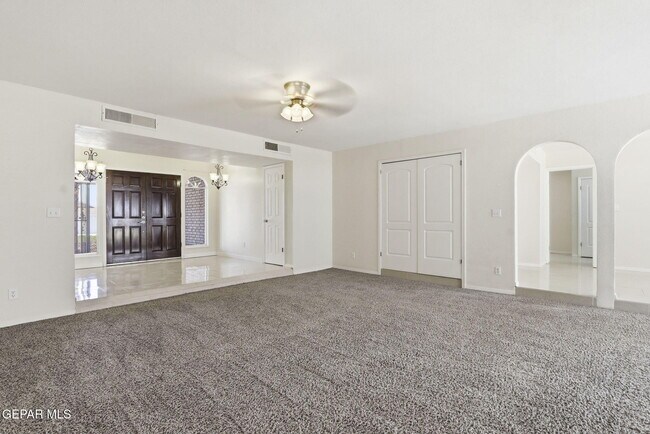 Building Photo - 3329 Old Spanish Trail