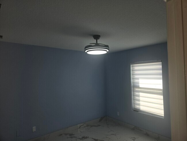 Building Photo - 716 Truman St