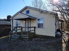 Building Photo - 3 bed, 1 bath single family home