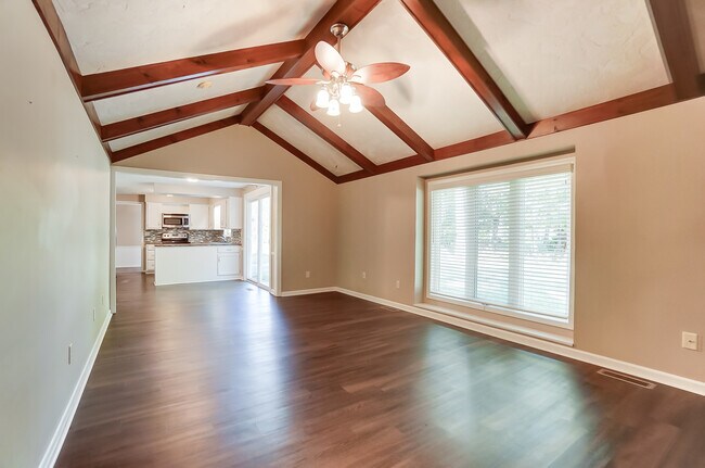 Building Photo - 5931 Spring Oak Ct