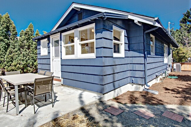 Building Photo - 6029 SE 48th Ave