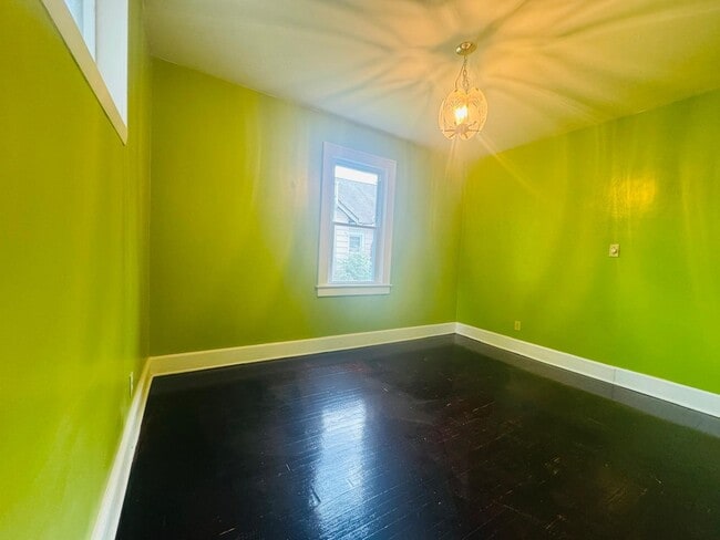 Building Photo - 201 Eastland Rd