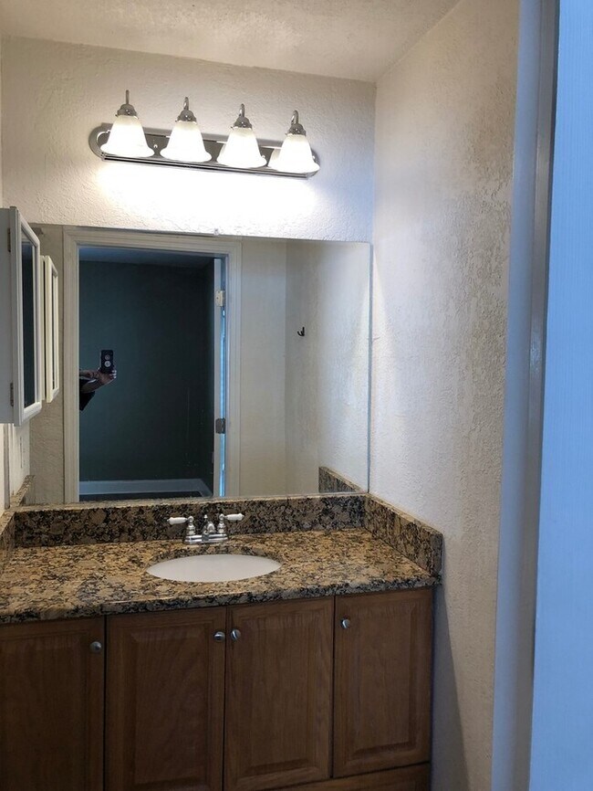 Building Photo - ** Move in Special $500 off your first months rent** WONDERFUL 4 Bedroom/3 Bathroom Home in the M...