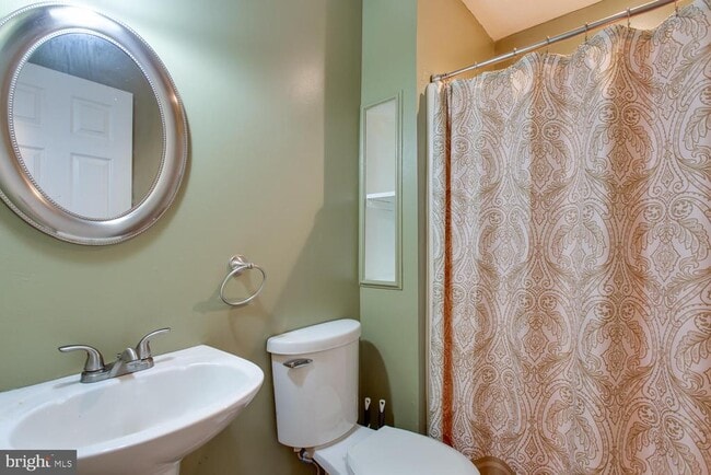 Building Photo - 45684 Schooner Ct