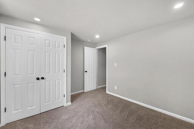 Building Photo - 2505 E Fayette St
