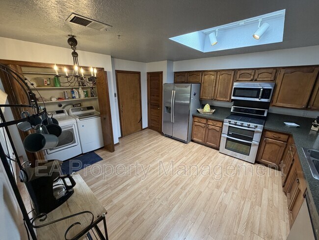 Building Photo - 4904 Purcell Dr NE