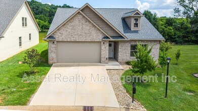 Building Photo - 127 Van Gilder Way