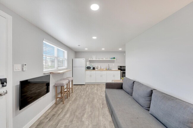Building Photo - 8820 Rocky Creek Dr