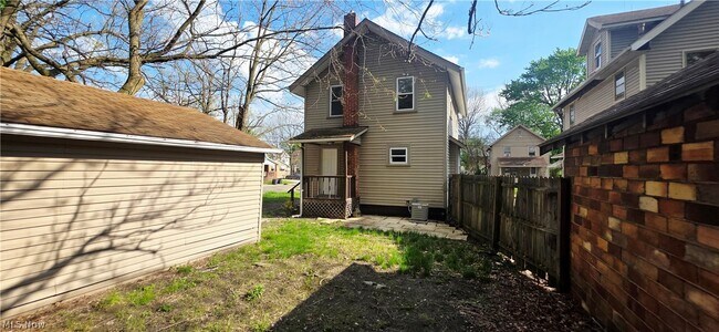 Building Photo - 147 Brighton Dr