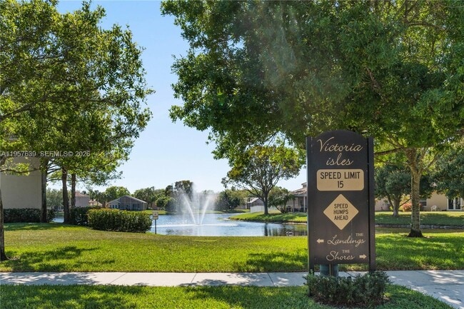 Building Photo - 5758 NW 48th Ave