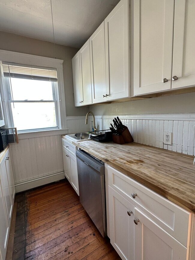 Building Photo - 37-39 Pembroke Ave  - Unit #3