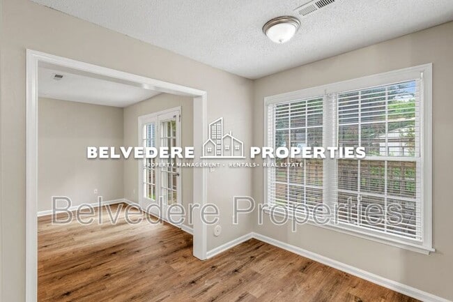 Building Photo - 2320 Meadow Gate Dr