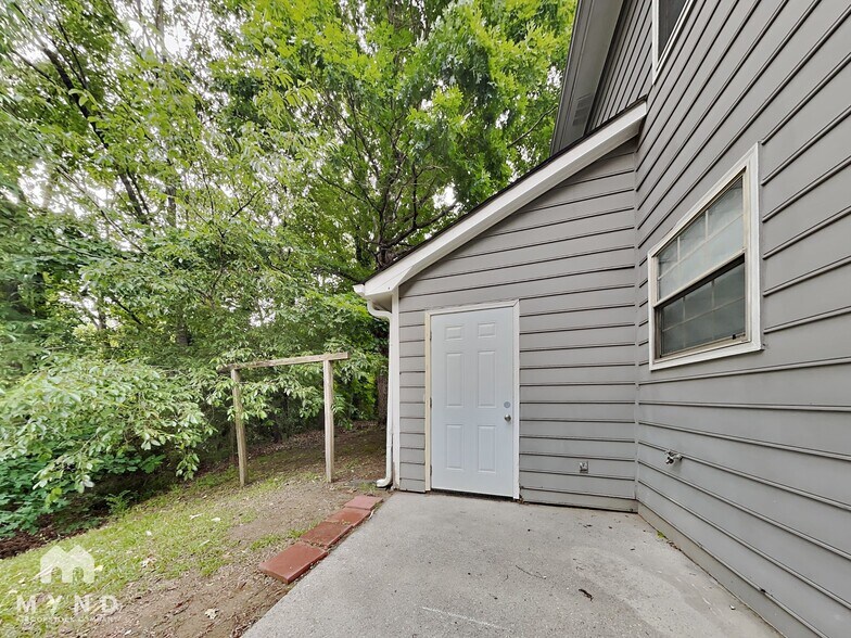 Building Photo - 4560 Coopers Creek Pl SE