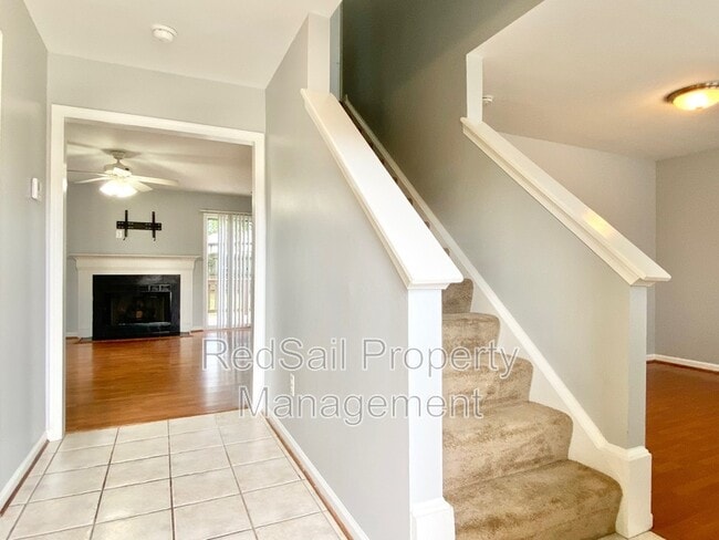 Building Photo - 926 Woodcreek Dr