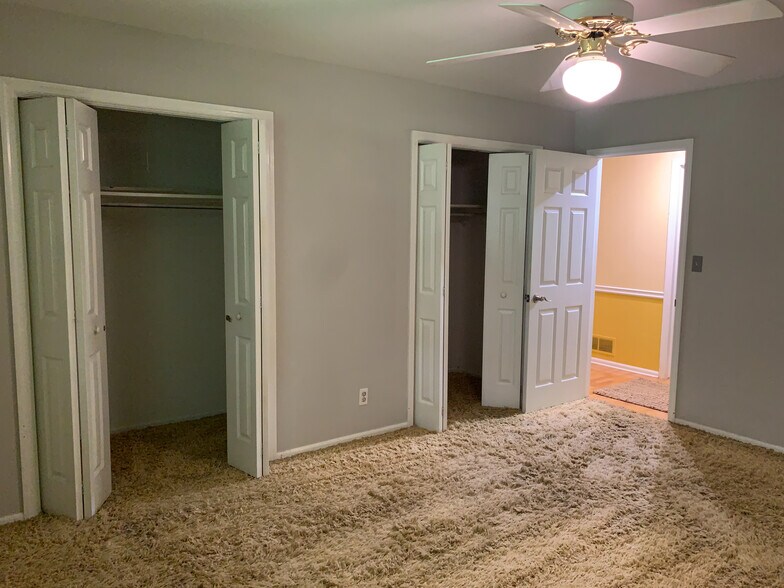 Building Photo - Room in House on Woodstock Rd