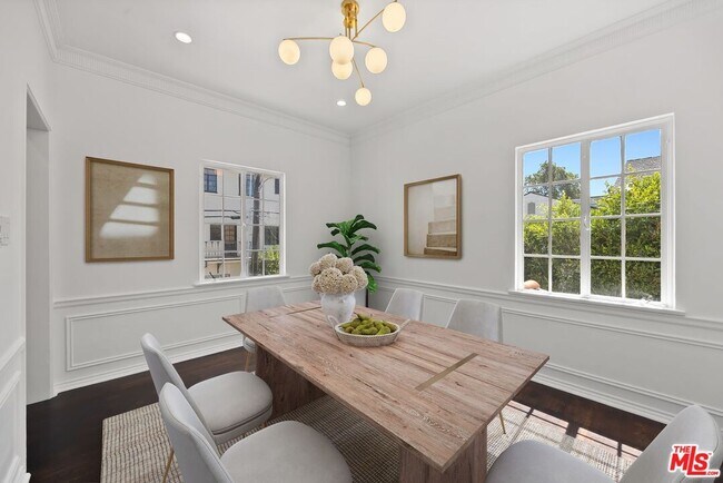 Building Photo - 148 S Camden Dr