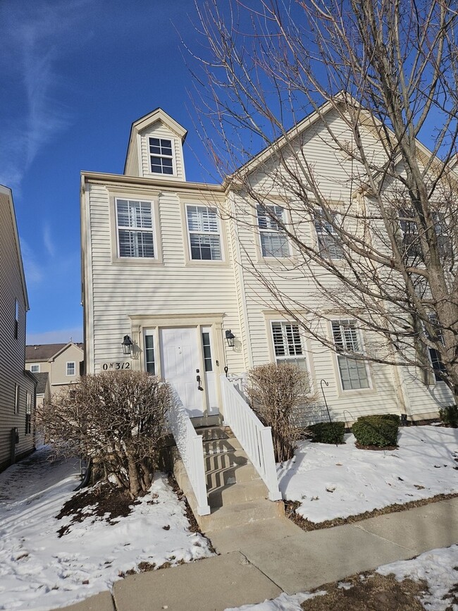 Building Photo - 0N312 Dooley Dr