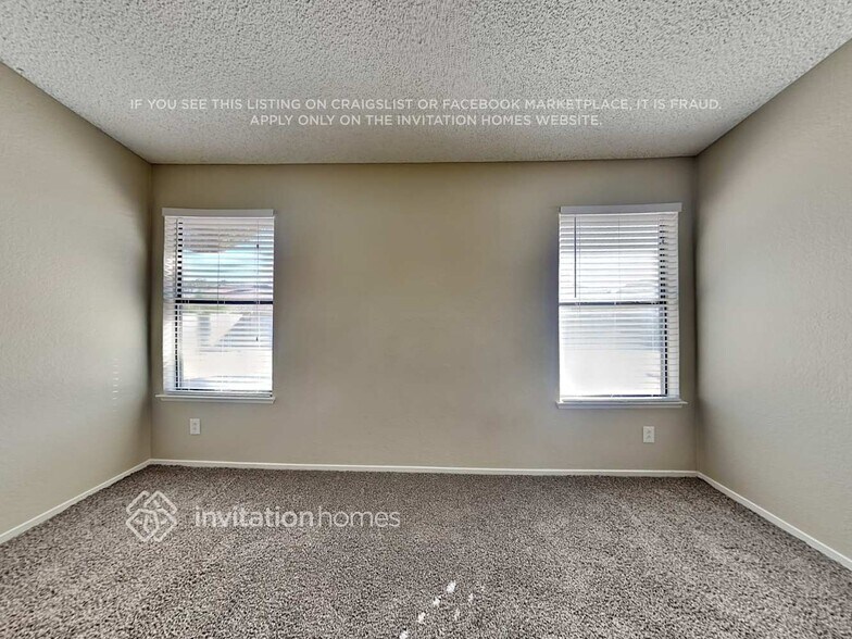 Building Photo - 4901 Evergreen Glen Dr